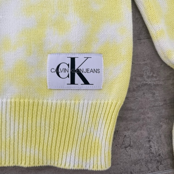 Calvin Klein tie dyed light weight sweater. Size S - Picture 3 of 7